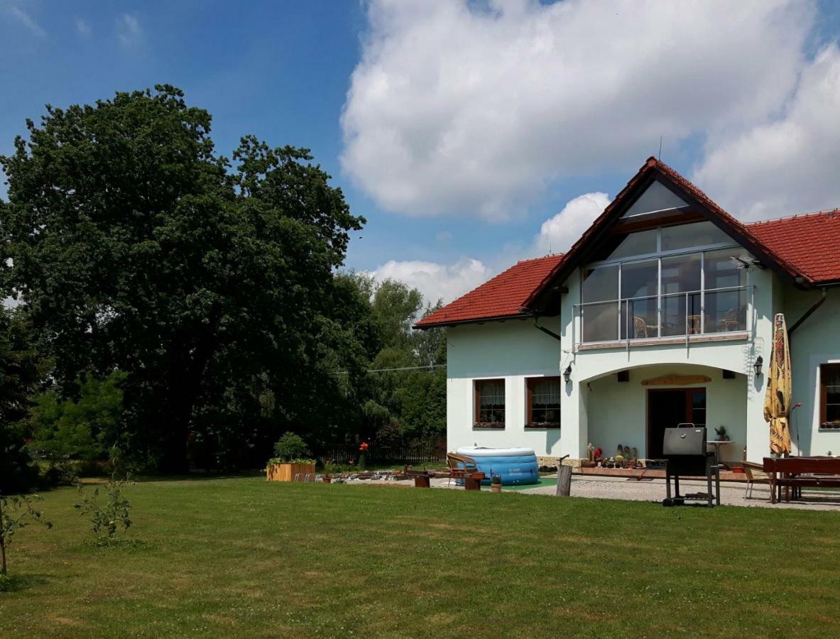 V Prirode Na Okraji Frenstatu Pod Radhostem Lejlighed Frenštát pod Radhoštěm Eksteriør billede